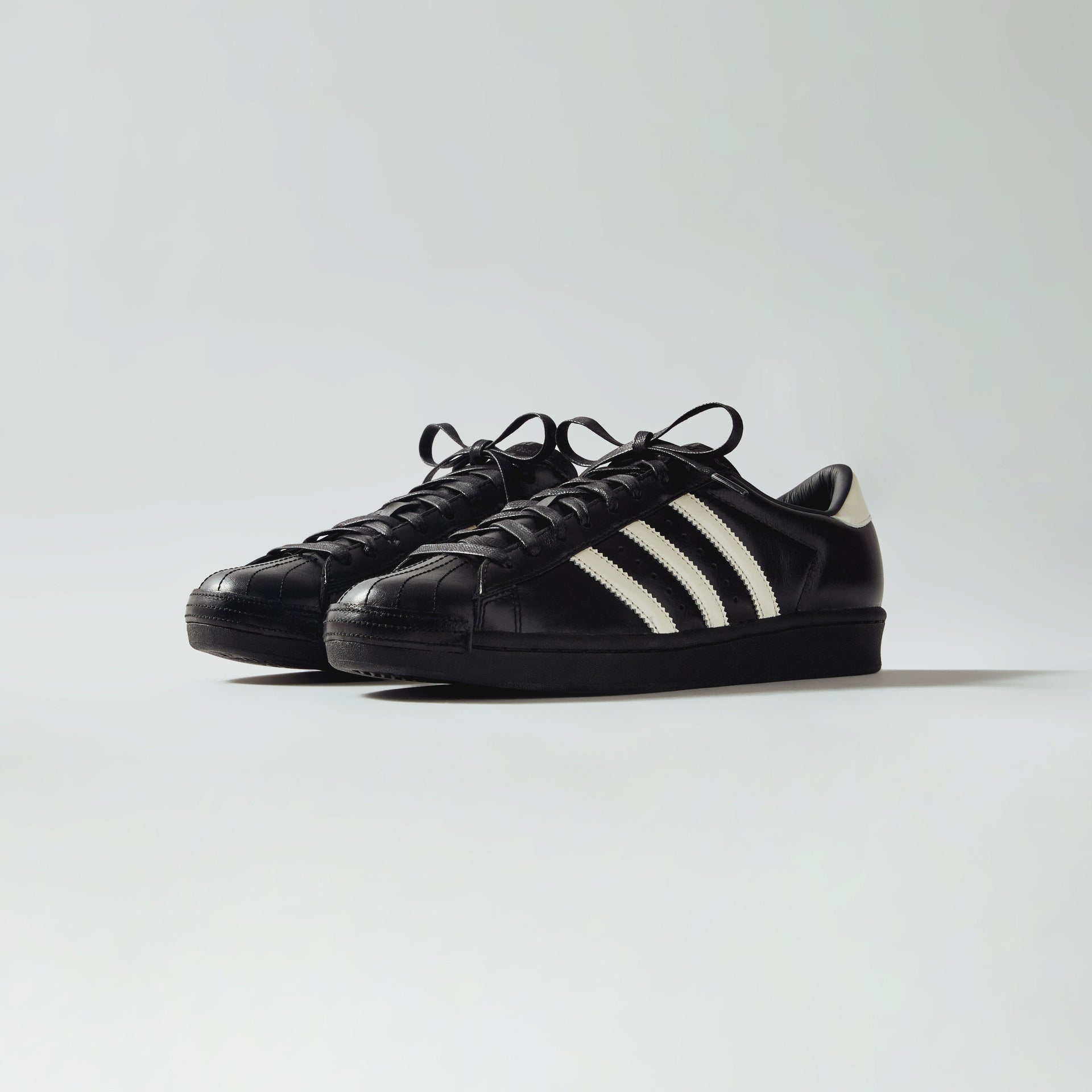Ronnie Fieg for adidas Originals Superstar Black Tie の発売日について/ Release Day Announcement